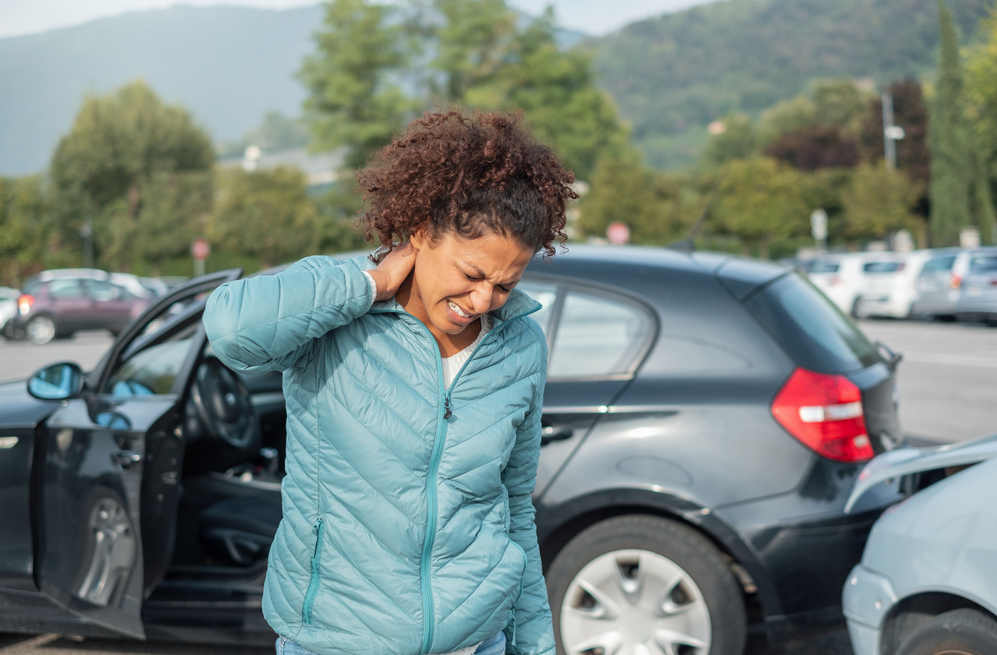 A woman with a neck injury after a car accident.